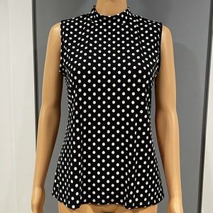 LOVE BY DESIGN Bllie Mock Neck Sleeveless Top